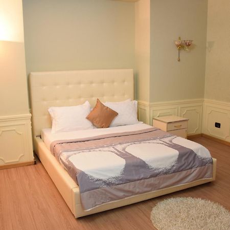 Hotel Eagle Tiranë Ngoại thất bức ảnh