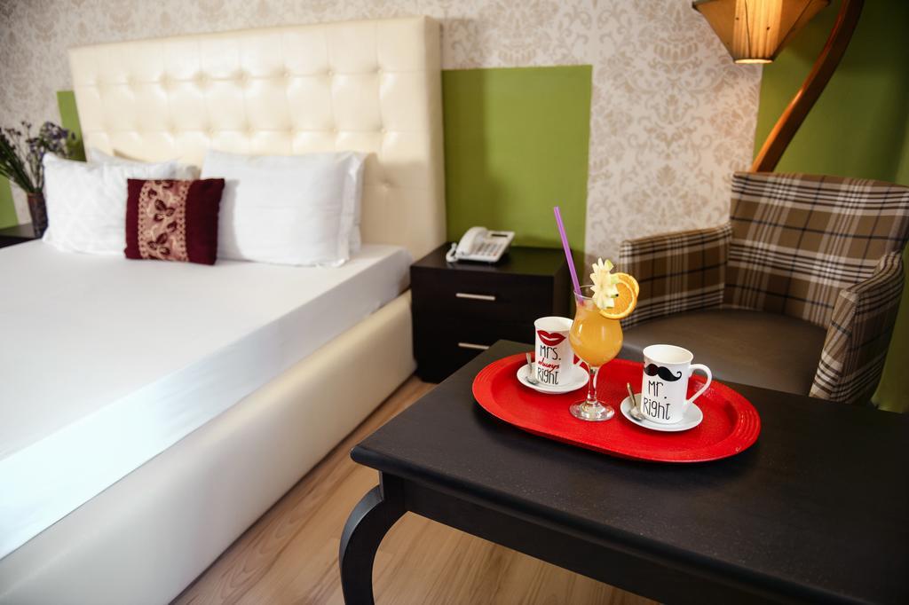 Hotel Eagle Tiranë Ngoại thất bức ảnh