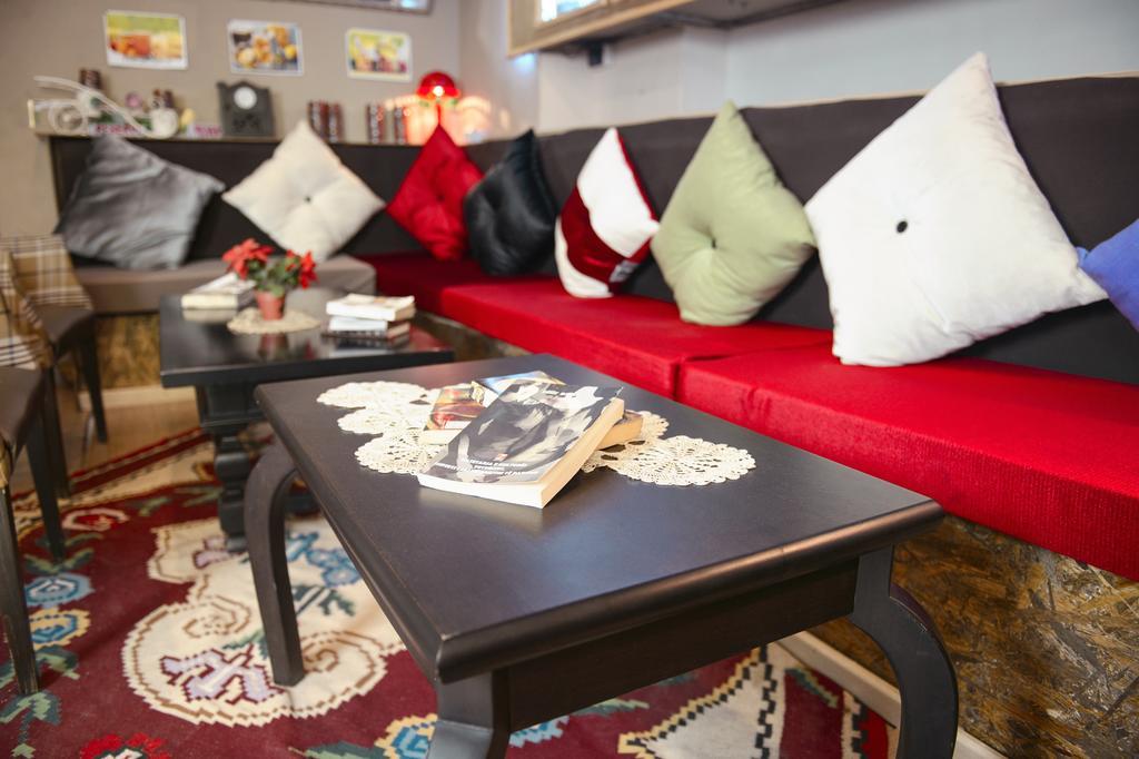 Hotel Eagle Tiranë Ngoại thất bức ảnh