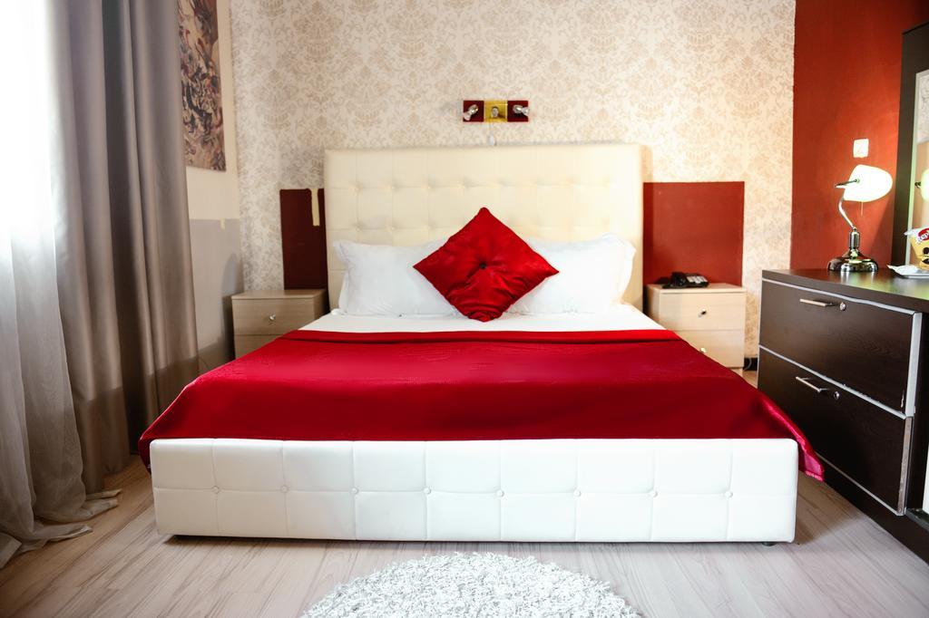 Hotel Eagle Tiranë Ngoại thất bức ảnh