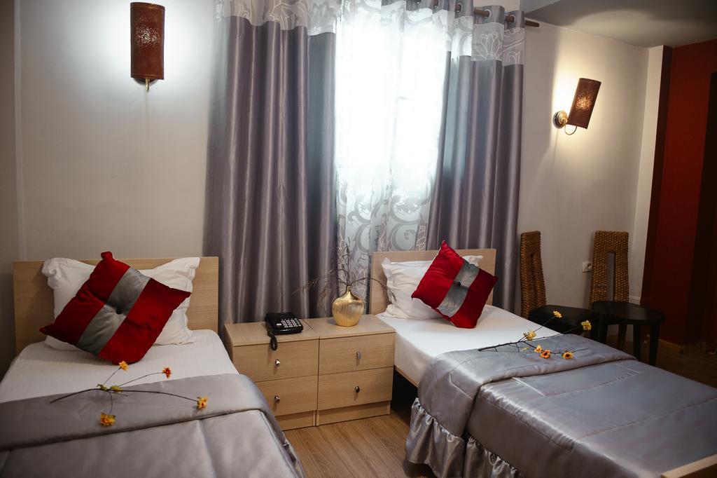 Hotel Eagle Tiranë Ngoại thất bức ảnh