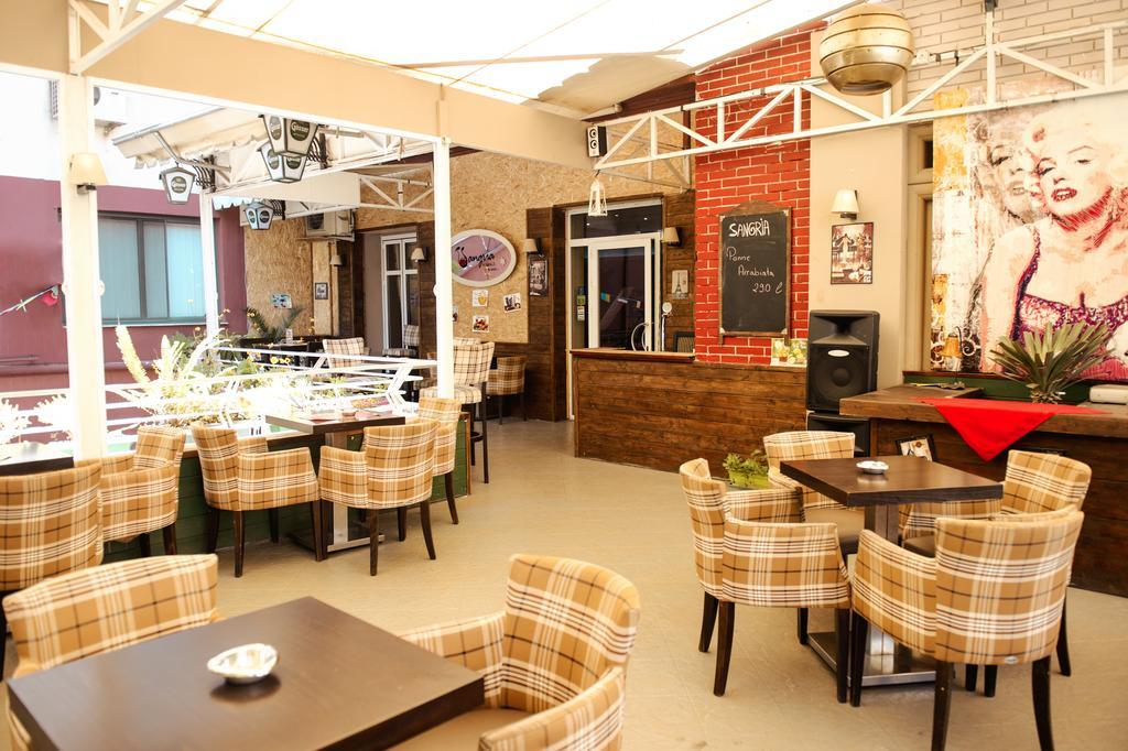Hotel Eagle Tiranë Ngoại thất bức ảnh