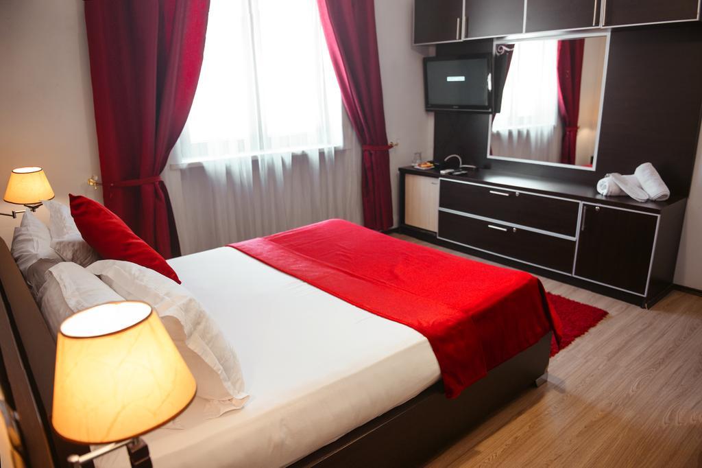 Hotel Eagle Tiranë Ngoại thất bức ảnh