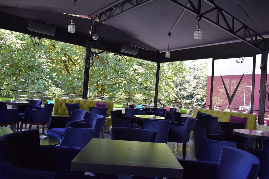 Hotel Eagle Tiranë Ngoại thất bức ảnh