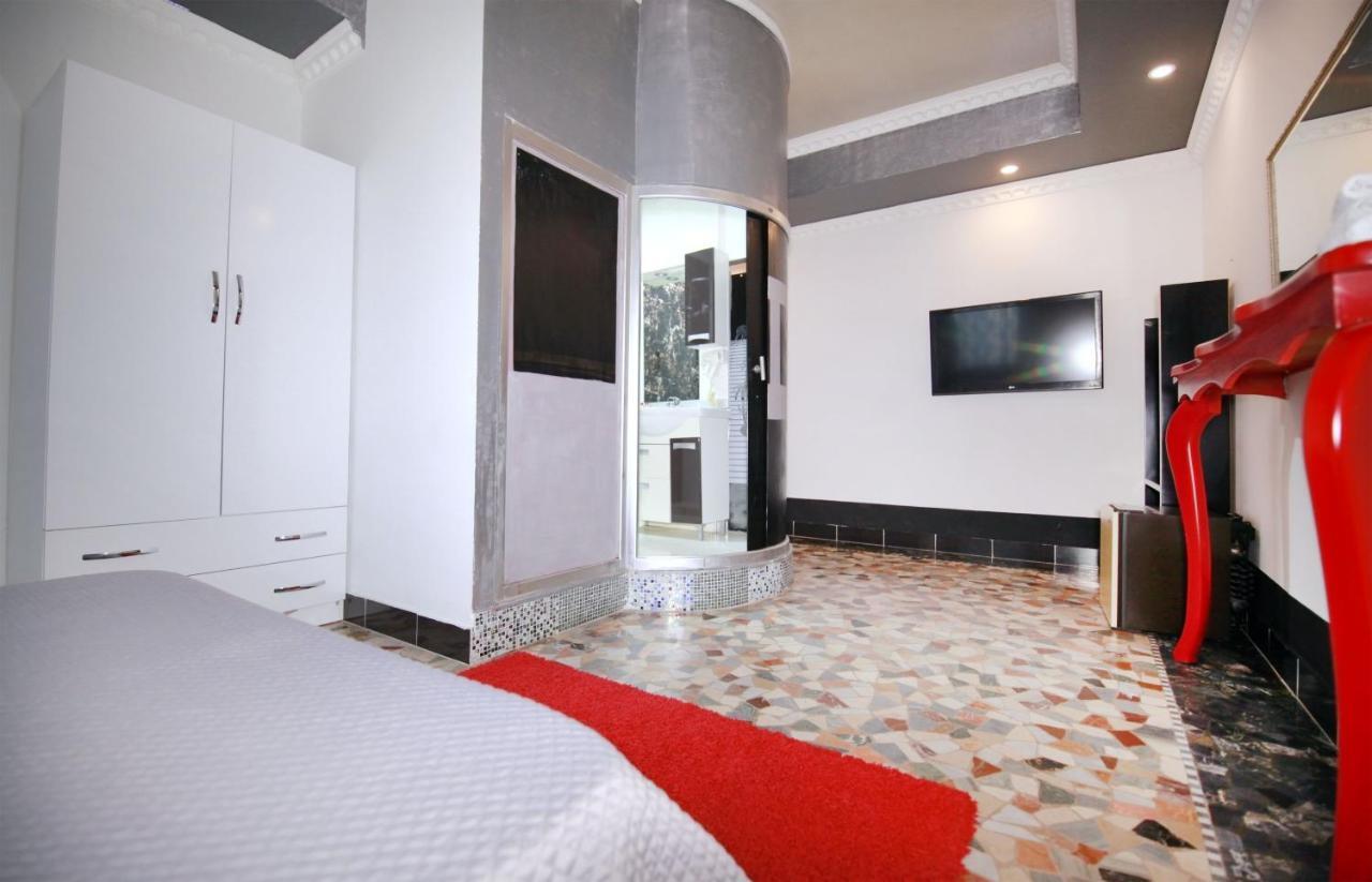 Hotel Eagle Tiranë Ngoại thất bức ảnh